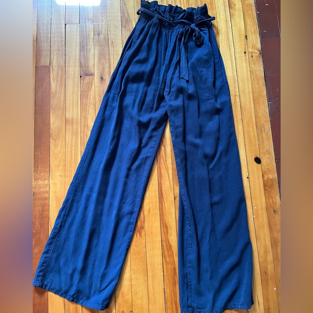 High rise wide leg flowy pant